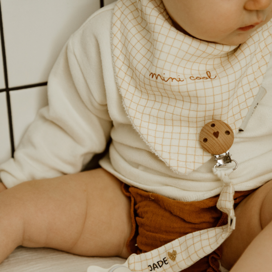 Bavoir bandana petits carreaux
