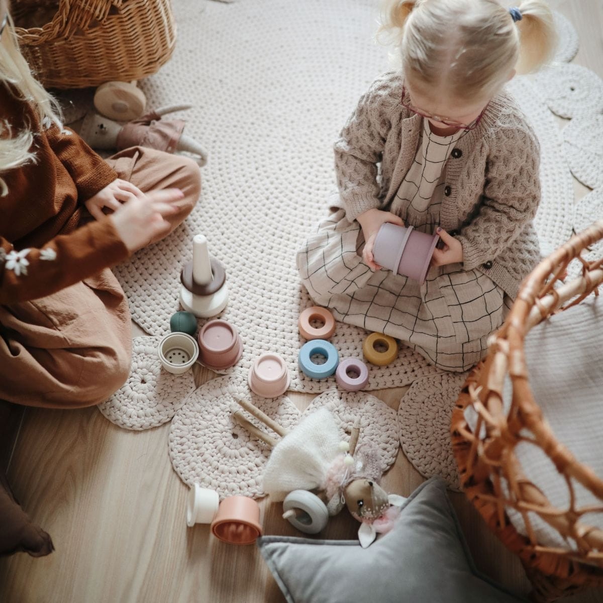 Tour à empiler anneaux Mushie